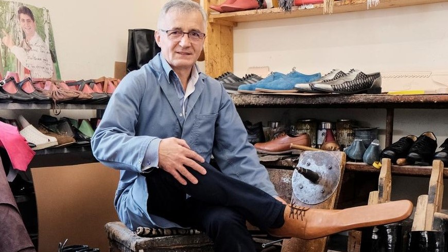 Romanian cobbler keeps people apart with size 75 shoes – Public Radio ...