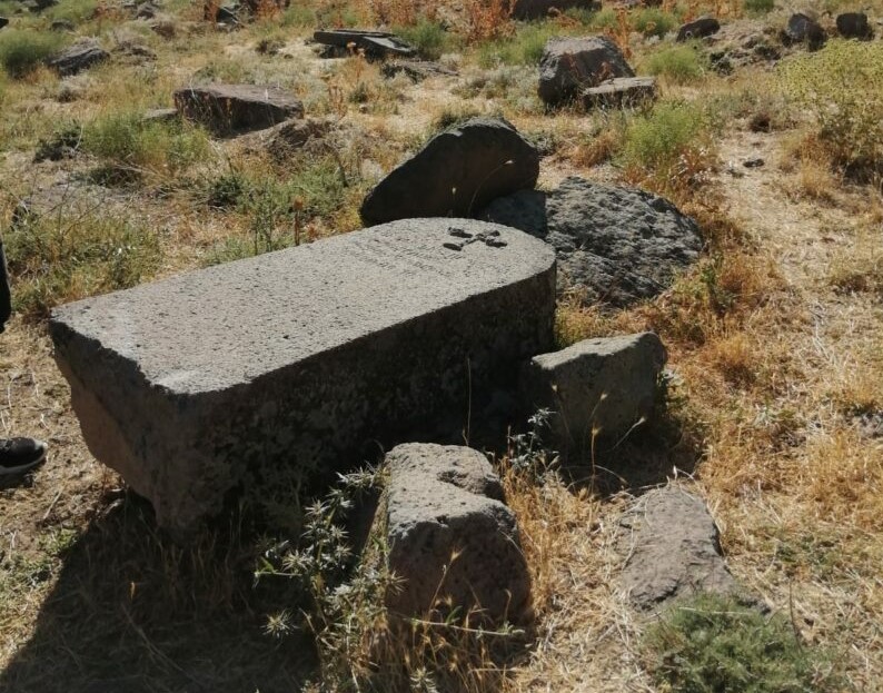 xArmenian-Cemetery-ANkara-1-1.jpg.pagesp