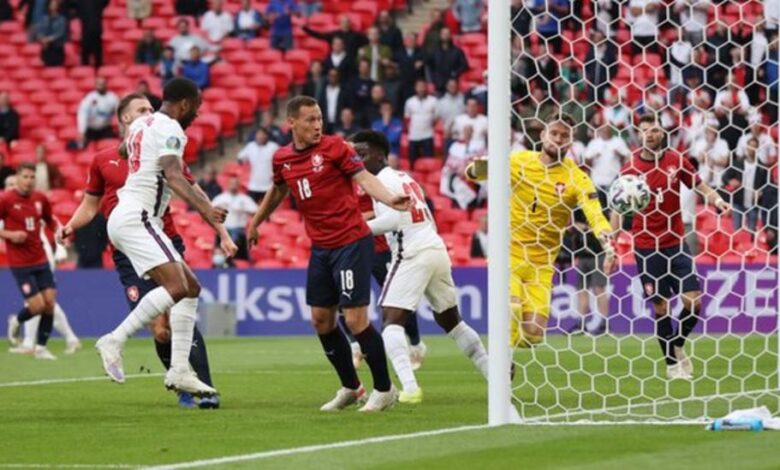 Euro 2020: England beat Czech Republic to win group ...