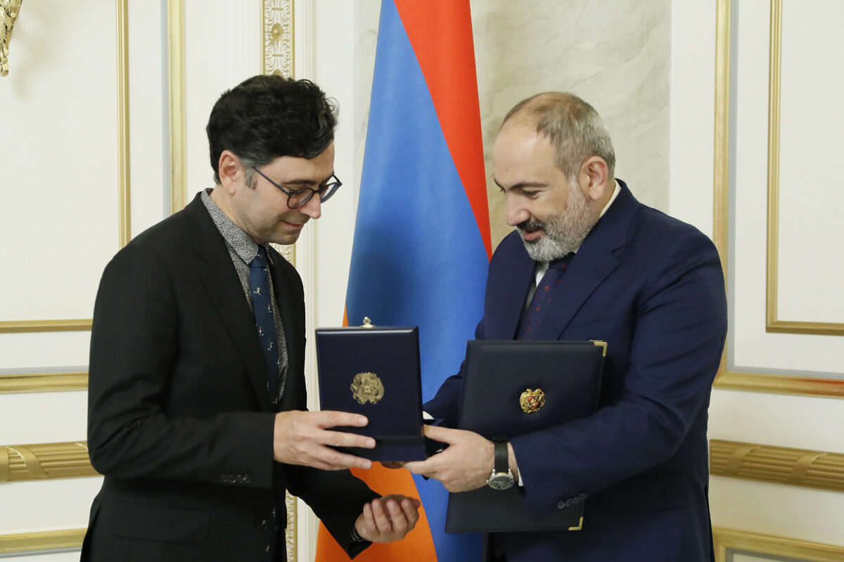 Patapoutian ESQUINA DE POSTE ** Premio Nobel de Medicina ARMENIA 2022-17 Famosos 