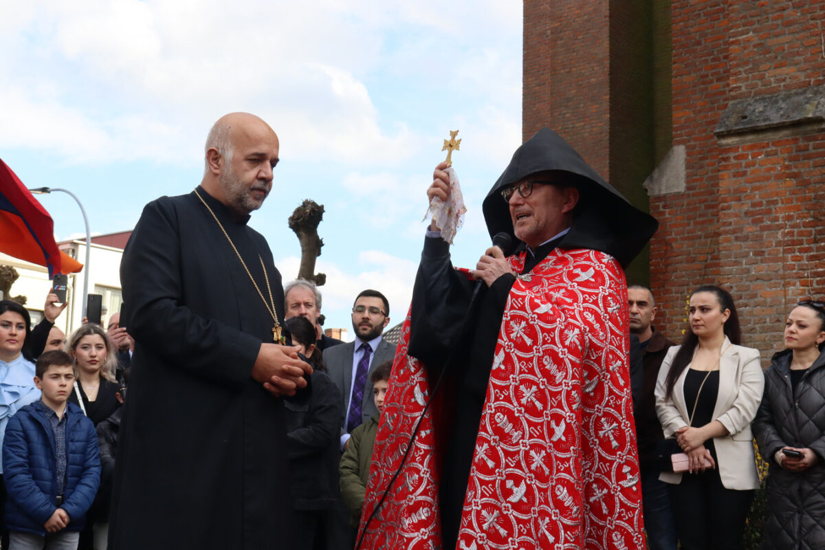 Armenian Cross stone Unveiled In Sint Niklaas Belgium Public Radio armenian-cross-stone-unveiled-in-sint-niklaas-belgium-public-radio