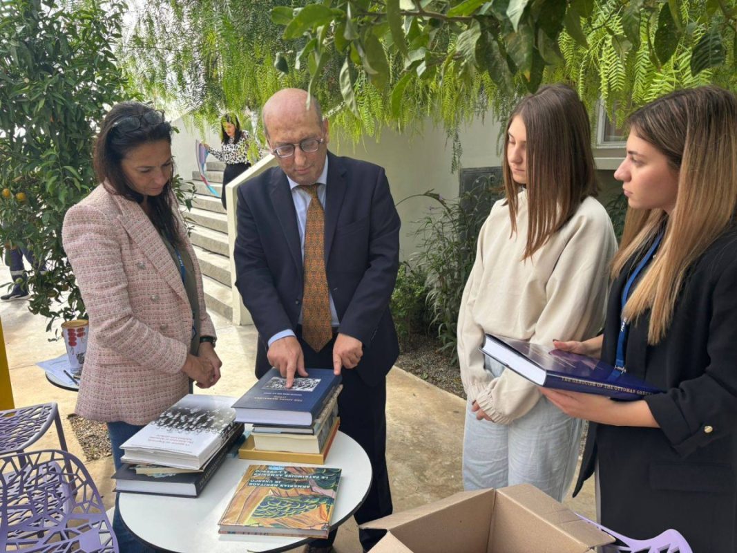 Ambassador donates books on Armenian history and culture to Metropolitan School in Athens