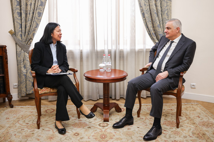 Armenia, ADB review joint programs,  development priorities